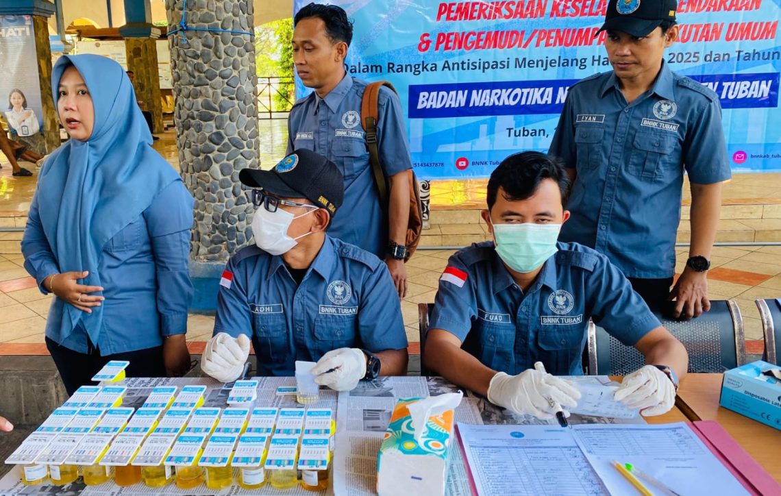 BNN Kabupaten Tuban Tes Urine Sopir di Terminal Kambang Putih, Ini Temuannya! 1 tes urine sopir