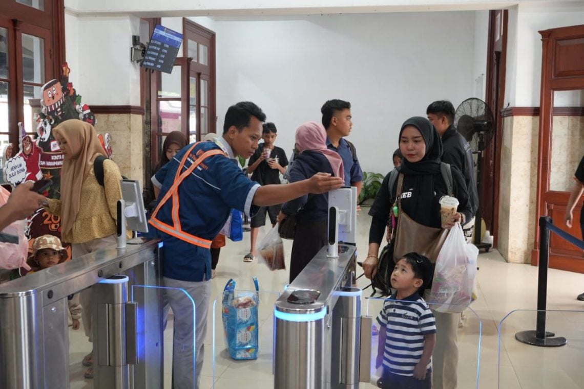 Lonjakan Penumpang Kereta Api Warnai Libur Nataru di Daop 9 Jember 1 Lonjakan Penumpang Kereta Api