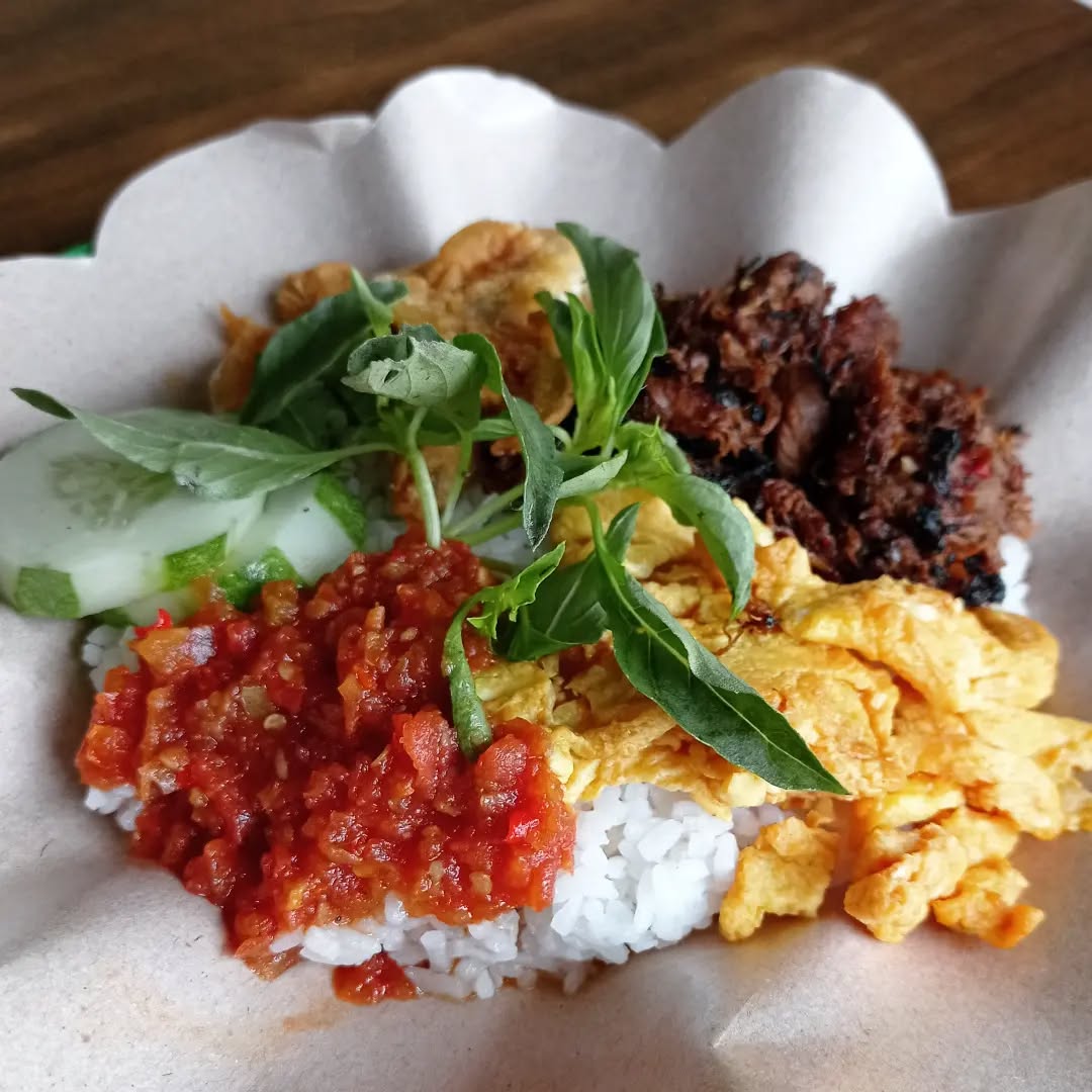 Nasi Flona Bojonegoro, Pedas Gurih yang Bikin Lidah Terbakar! 1 Nasi Flora
