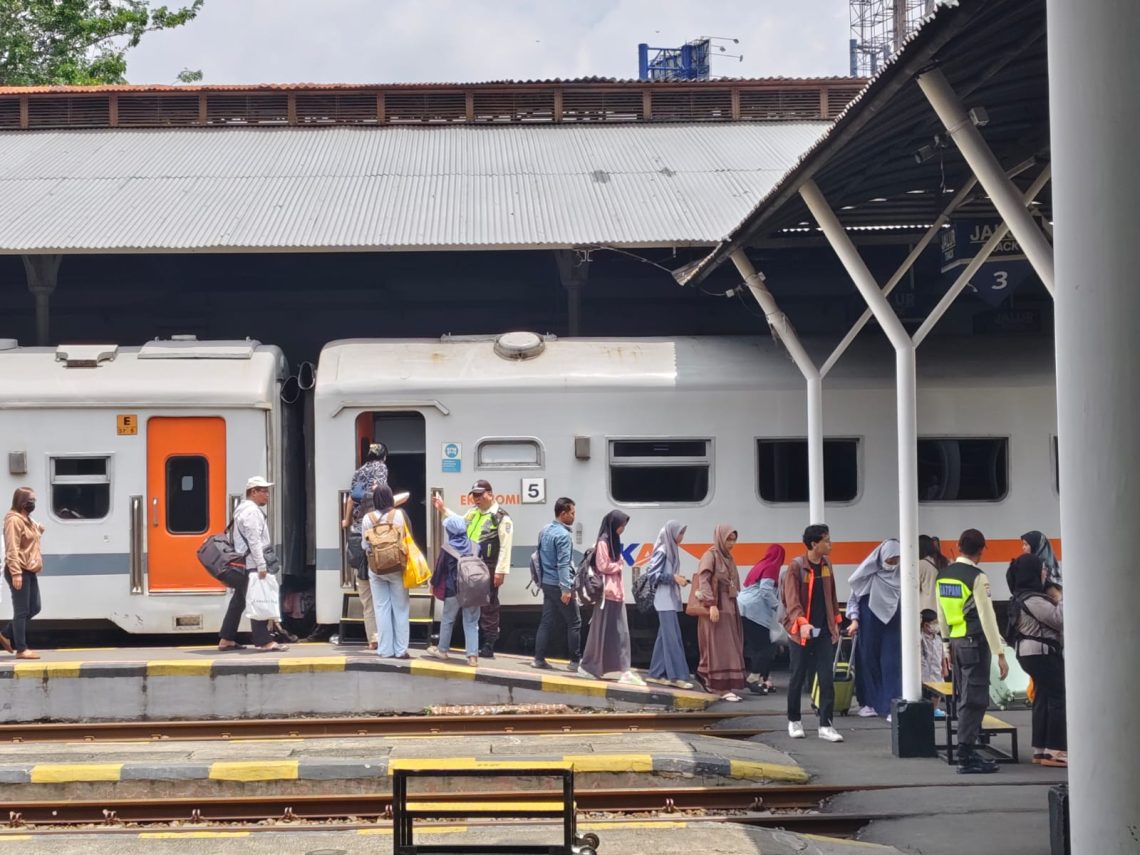5 Juta Kursi Kereta Api Disiapkan Selama Libur Nataru 1 Kursi Kereta Api
