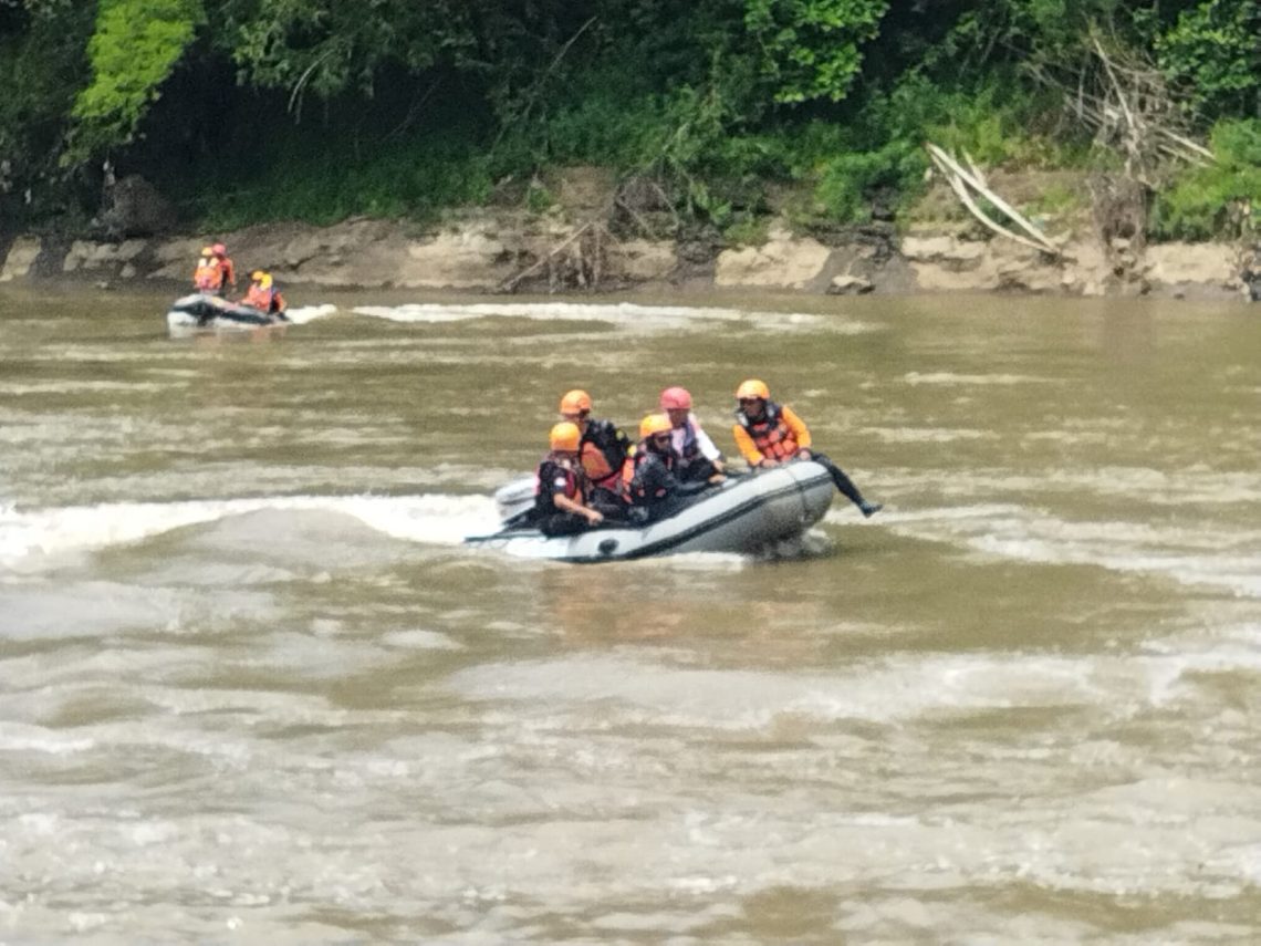 di Sungai Brantas Malang