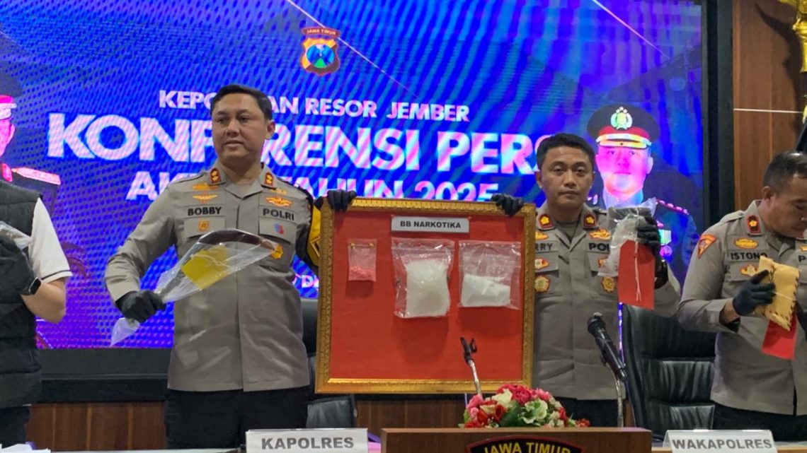 Barang Bukti Sabu disita Polres Jember dari kasus penyalahgunaan narkoba. (Foto: Diki Febrianto)