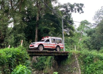 Tim Medis Terjang Medan Ekstrim Jaga Kesehatan Wisatawan di Pantai Bandealit Jember Selama Libur Panjang Nataru 1 Tim Medis Terjang Medan Ekstrim