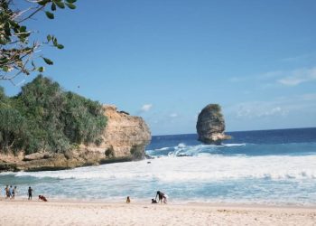 5 Rekomendasi Wisata Alam di Blitar Cocok untuk Liburan Keluarga di Tahun Baru 2 Wisata Alam di Blitar