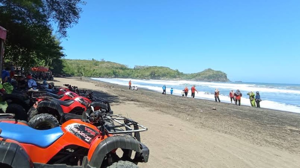 5 Rekomendasi Wisata Alam di Blitar Cocok untuk Liburan Keluarga di Tahun Baru 6 Pantai Serang