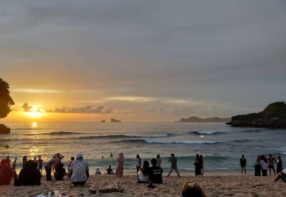 Lengkap dengan Harga Tiket! 5 Rekomendasi Destinasi Wisata di Malang untuk Liburan Tahun Baru 6 Pantai Tanjung Penyu