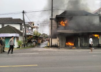 Gudang Bengkel Sepeda Motor di Tuban Dilalap Api, Pemilik Rugi Rp700 Juta