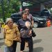 Kembali Datangi Polda Jatim, Nenek Elina Jalani Pemeriksaan Kasus Pemalsuan Dokumen 8 Kembali Datangi Polda Jatim, Nenek Elina Jalani Pemeriksaan Kasus Pemalsuan Dokumen