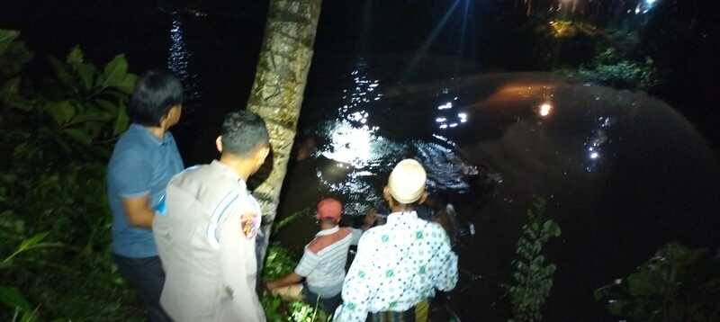 Jenazah Tersangkut Kayu, Pemuda Kedungkandang Tewas Mengapung di Sungai Molek Malang 1 Pemuda Kedungkandang.