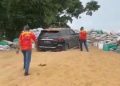 Mobil Fortuner.