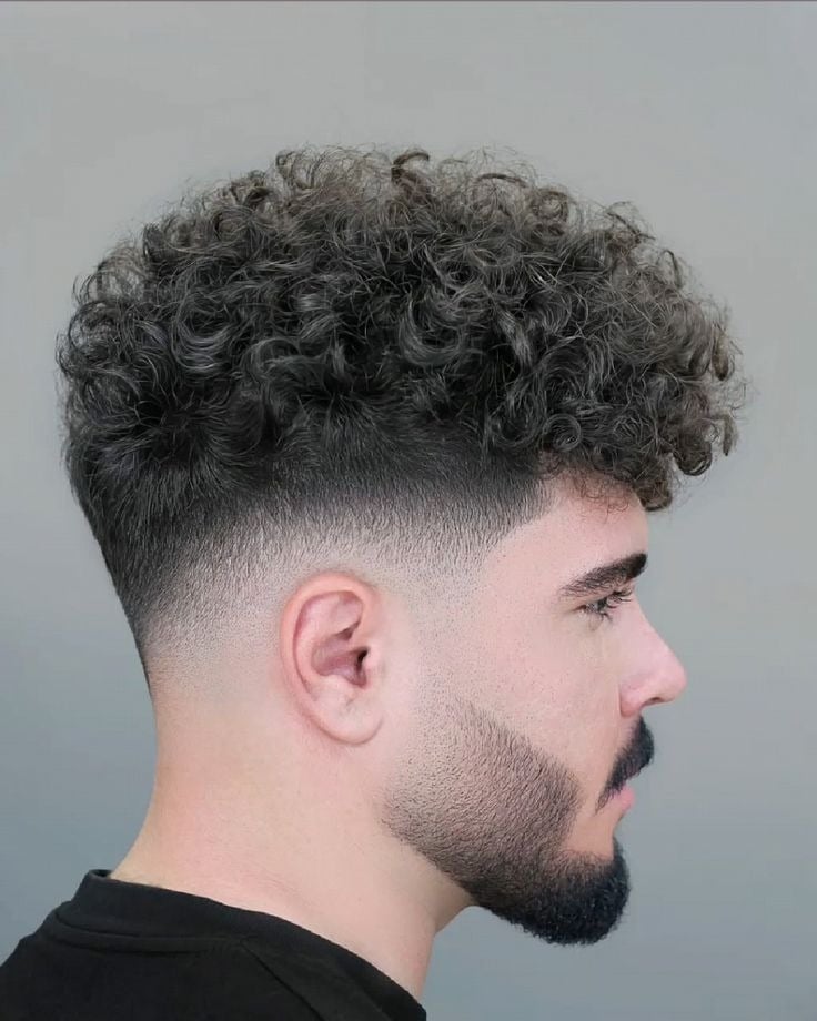 9 Inspirasi Potongan Rambut Pria Tahun 2026, Bikin Tampilan Lebih Fresh bak Model 8 Potongan rambut pria tahun 2026.