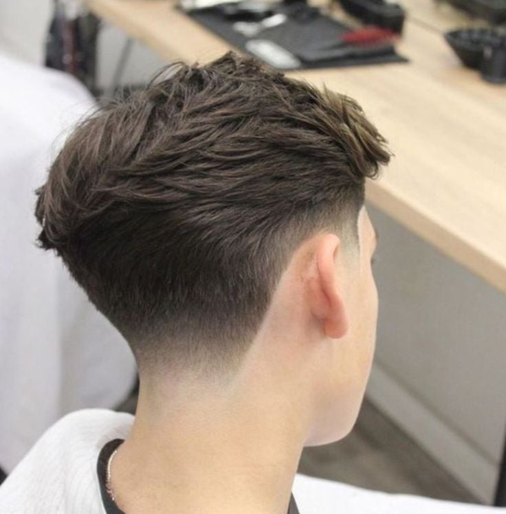 9 Inspirasi Potongan Rambut Pria Tahun 2026, Bikin Tampilan Lebih Fresh bak Model 3 Potongan rambut pria 2026 terbaik.