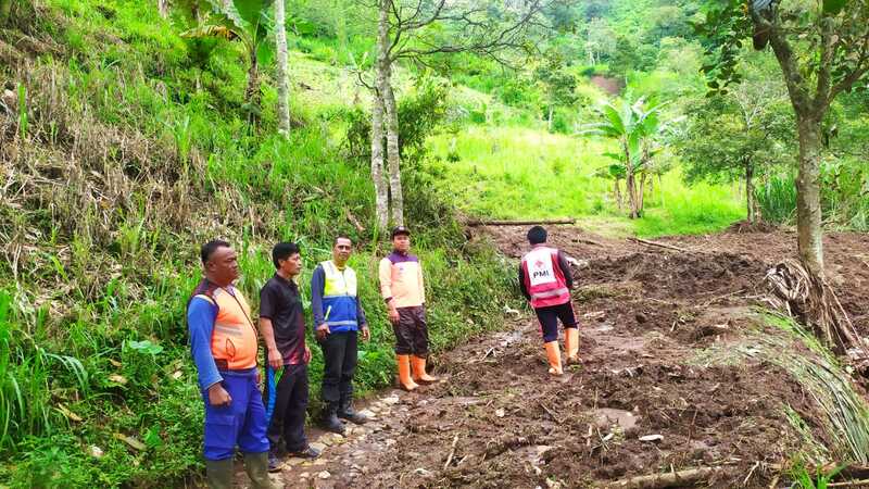 Longsor di Jabung Malang.