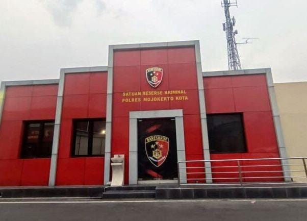 Polisi Panggil Mantan Lurah di Mojokerto soal Kasus Dugaan Penipuan 1 Lurah di Mojokerto.