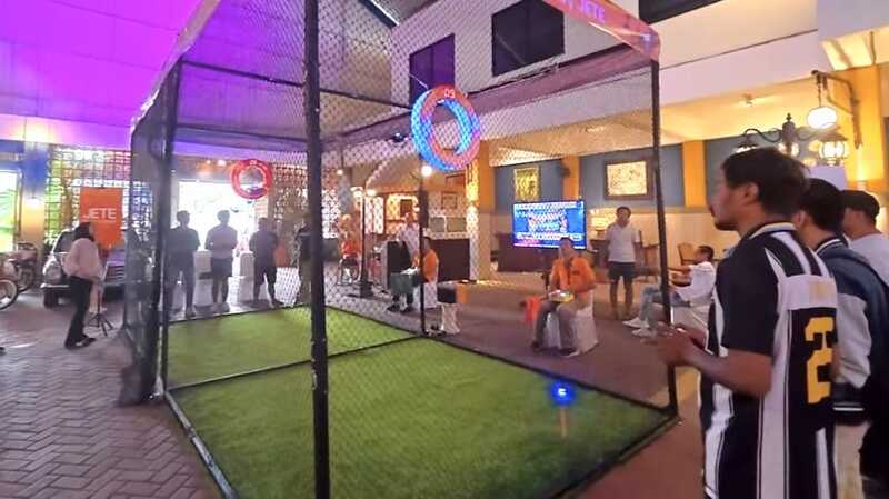 Tren Drone Soccer Hadir di Malang, Uji Nyali Tanding Sepak Bola Masa Depan di Indonesia 2 Drone soccer Indonesia.