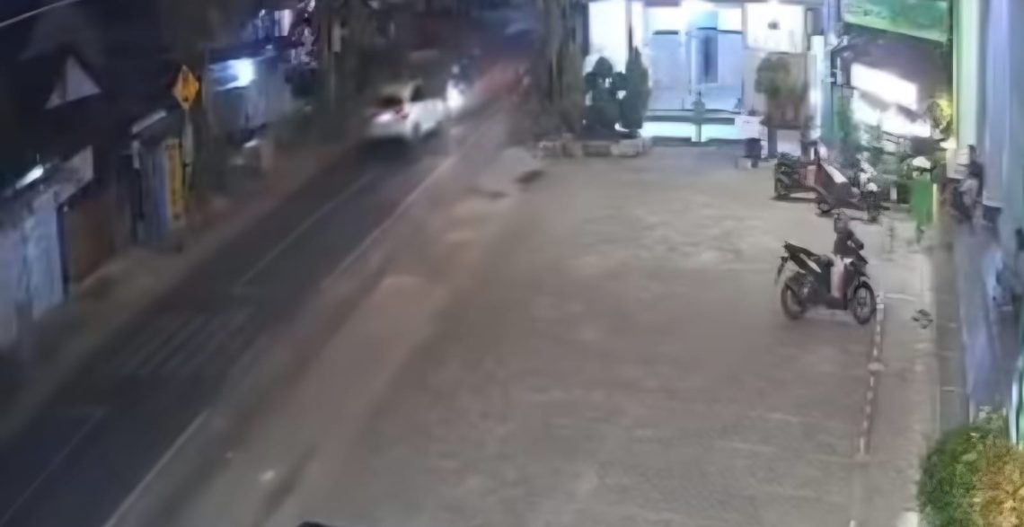 Tabrak lari.
