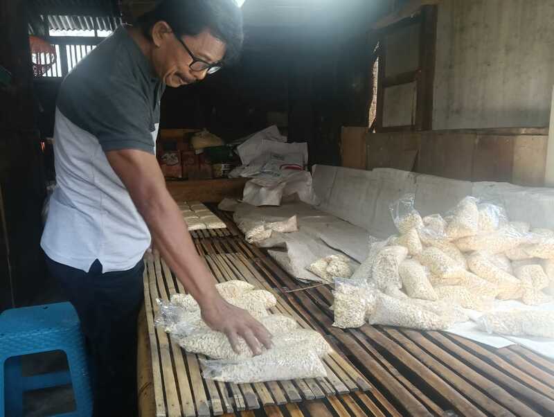 Harga Kedelai Meroket, Pengusaha Tempe di Jember Terpaksa Kurangi Produksi Puluhan Kilogram 1 Pengusaha tempe.