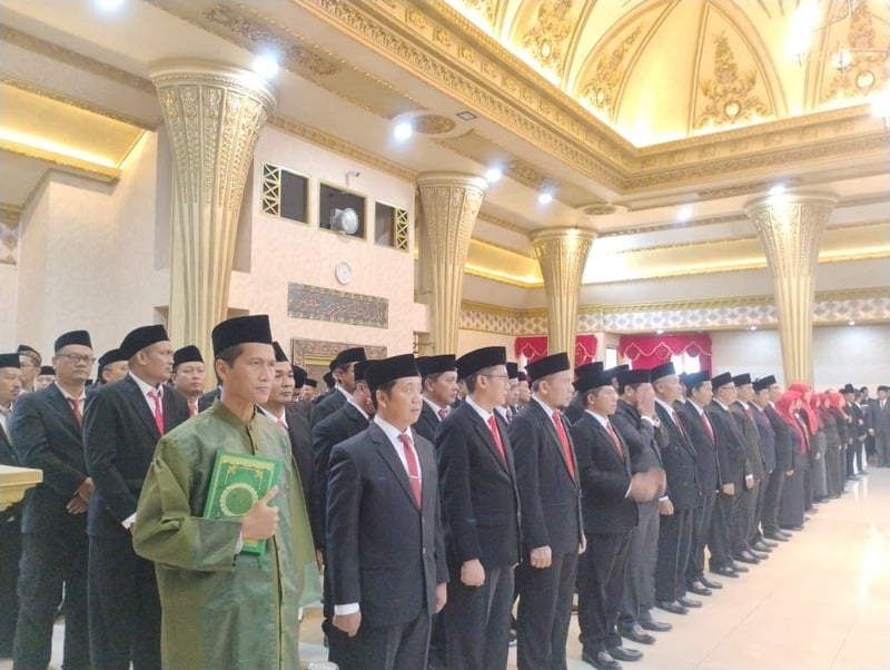 Ratusan Pejabat Eselon II dan III Dikukuhkan, Pemkab Jember Mantapkan Struktur Birokrasi 2026 1 Pejabat eselon.