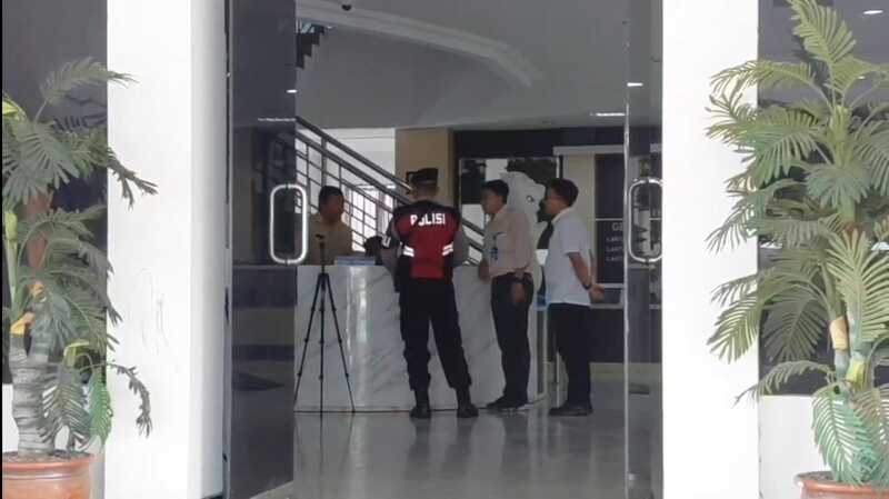 Kembangkan Kasus Korupsi, KPK Geledah Kantor DPUPR Kota Madiun 1 Kota Madiun.