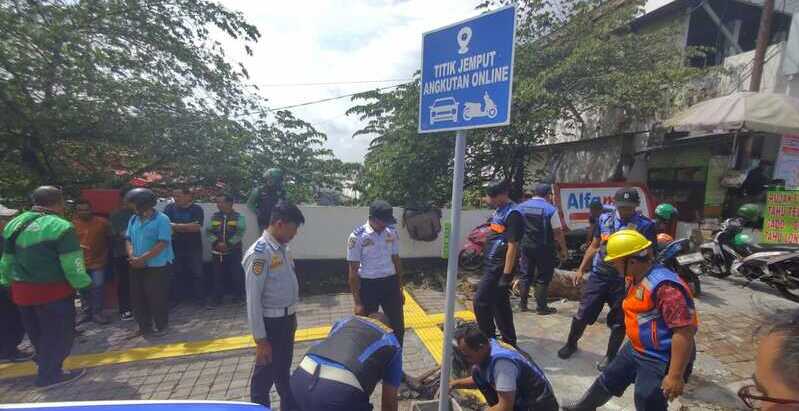 Pasar Induk dan Terminal Kota Batu Berlakukan "Zona Merah" Larang Ojol Angkut Penumpang 1 Zona merah.