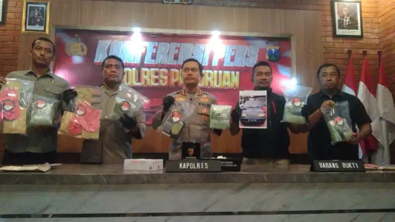 Polres Pasuruan Gagalkan Peredaran Sabu-Sabu Seberat 5 Kg, Dugaan Jaringan Dikendalikan Napi dari Balik Lapas 1 Peredaran sabu-sabu.