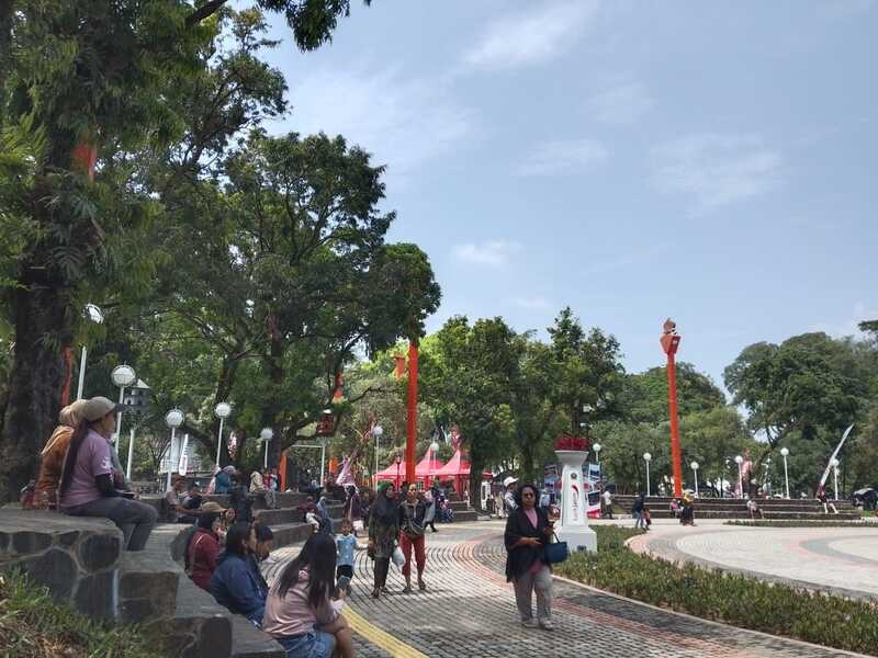 Alun-Alun Merdeka Kota Malang.