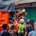 Dump truck di Pasuruan.