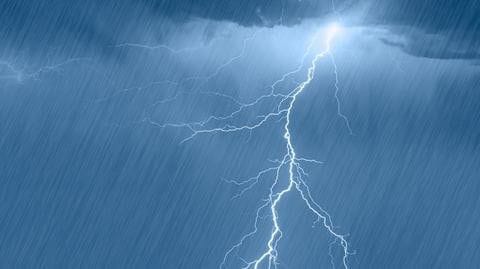 Kondisi Cuaca di Jatim Terkini: Berawan Hingga Hujan Petir, Warga Waspada Angin Kencang 1 Cuaca di Jatim