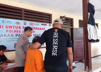 Kakek di Jember