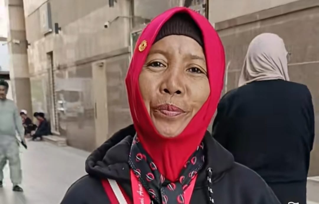 Kisah Haru Warga Situbondo Raih Hadiah Umrah Gratis, Keterbatasan Baca Tulis Tetap Nyaman Bersama Chatour Travel 1 Chatour Travel