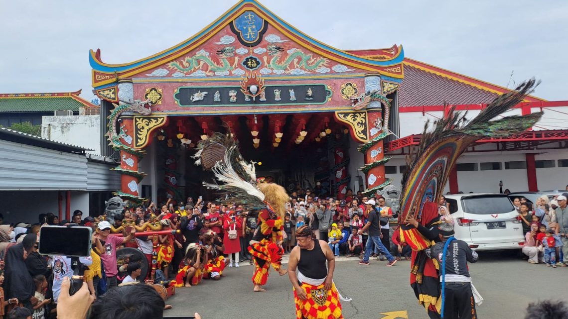 Barongsai dan Reog Hibur Warga di Klenteng Kwan Sing Bio Tuban 1 Klenteng Kwan Sing Bio Tuban