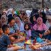 Unesa Bagikan 2.000 Paket Takjil Gratis Setiap Hari Selama Ramadan 12 Unesa