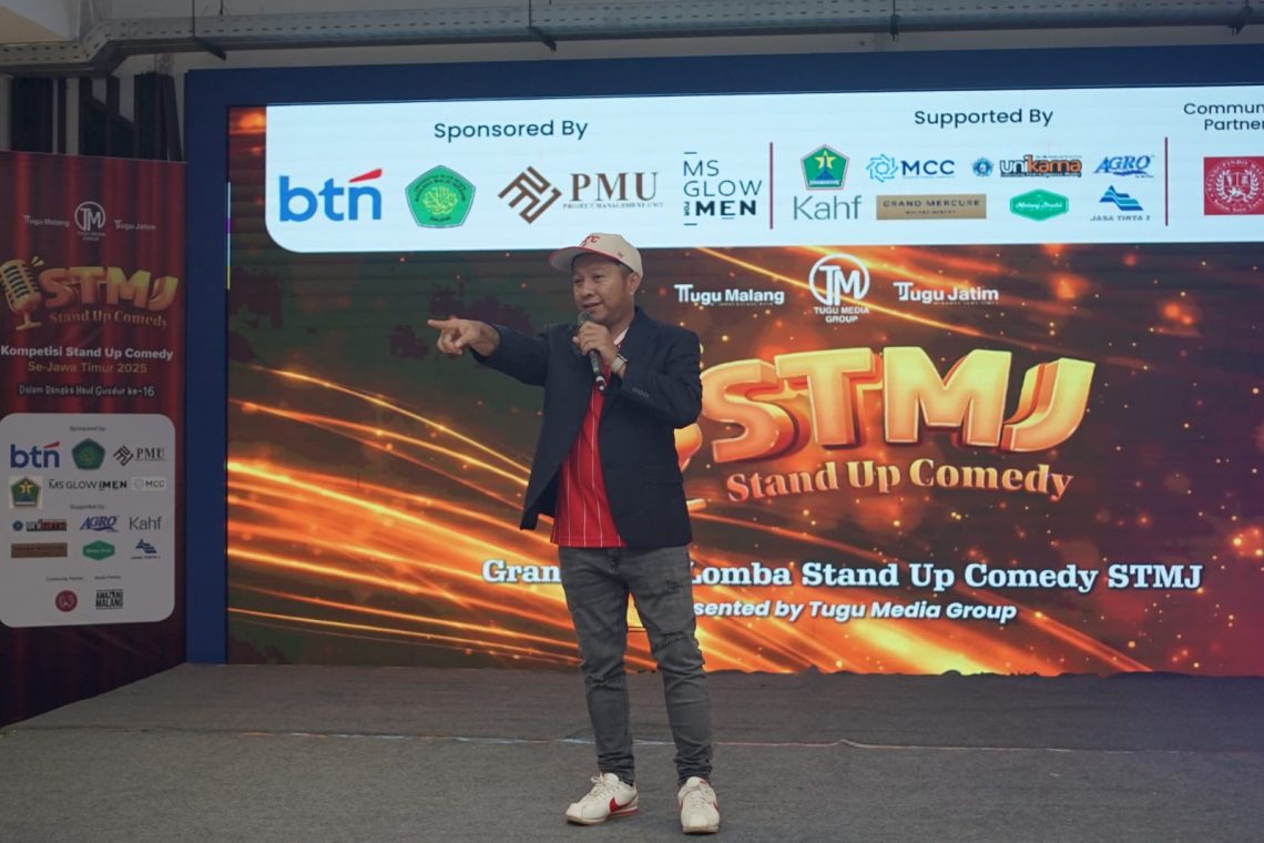 Guest Star Bobby Darwin mengguncang Grand Final Stand Up Comedy Malang Jeh 2026 (STMJ 2026) di Gedung Malang Creative Center (MCC) pada Sabtu (31/1/2026). Foto: Tugu Media Grup
