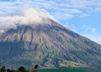 Erupsi Gunung Semeru.