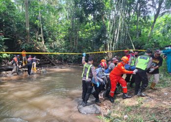 Jenazah perempuan kondisi tangan terikat