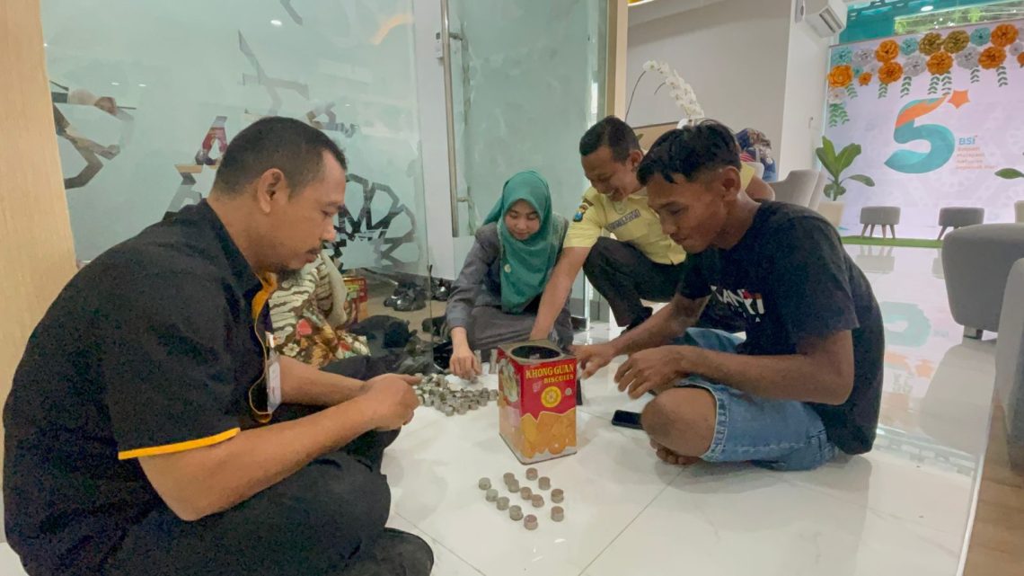 Dua Warga Tuban Daftar Haji dari Nabung Receh Selama 11 Tahun 1 Haji dari Nabung Receh