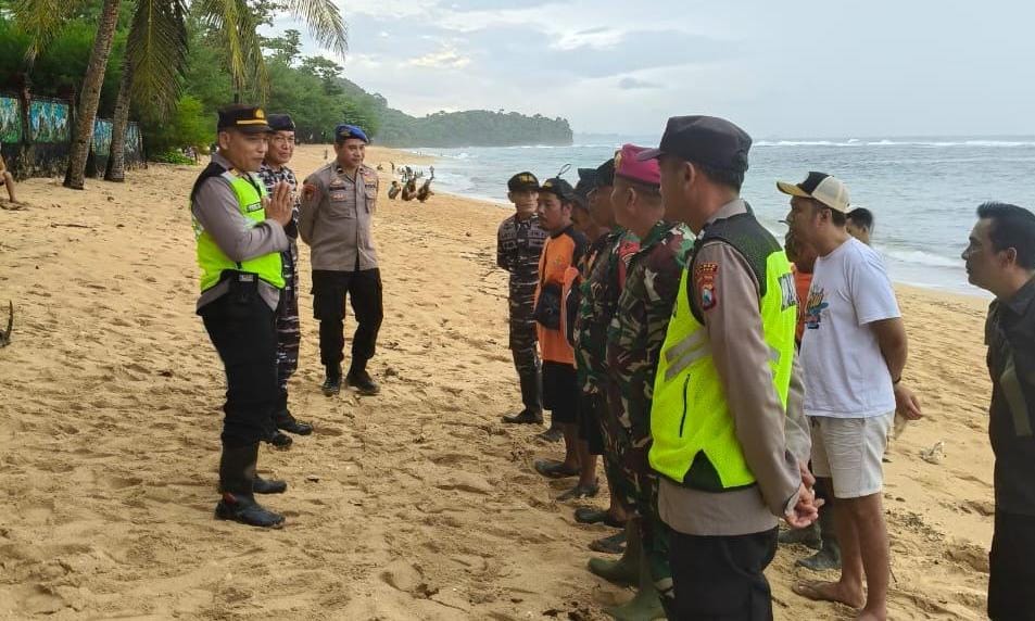 Nelayan Pantai Balekambang Malang Hilang Terseret Arus Saat Cari Ikan 1 Nelayan Balekambang Malang Hilang