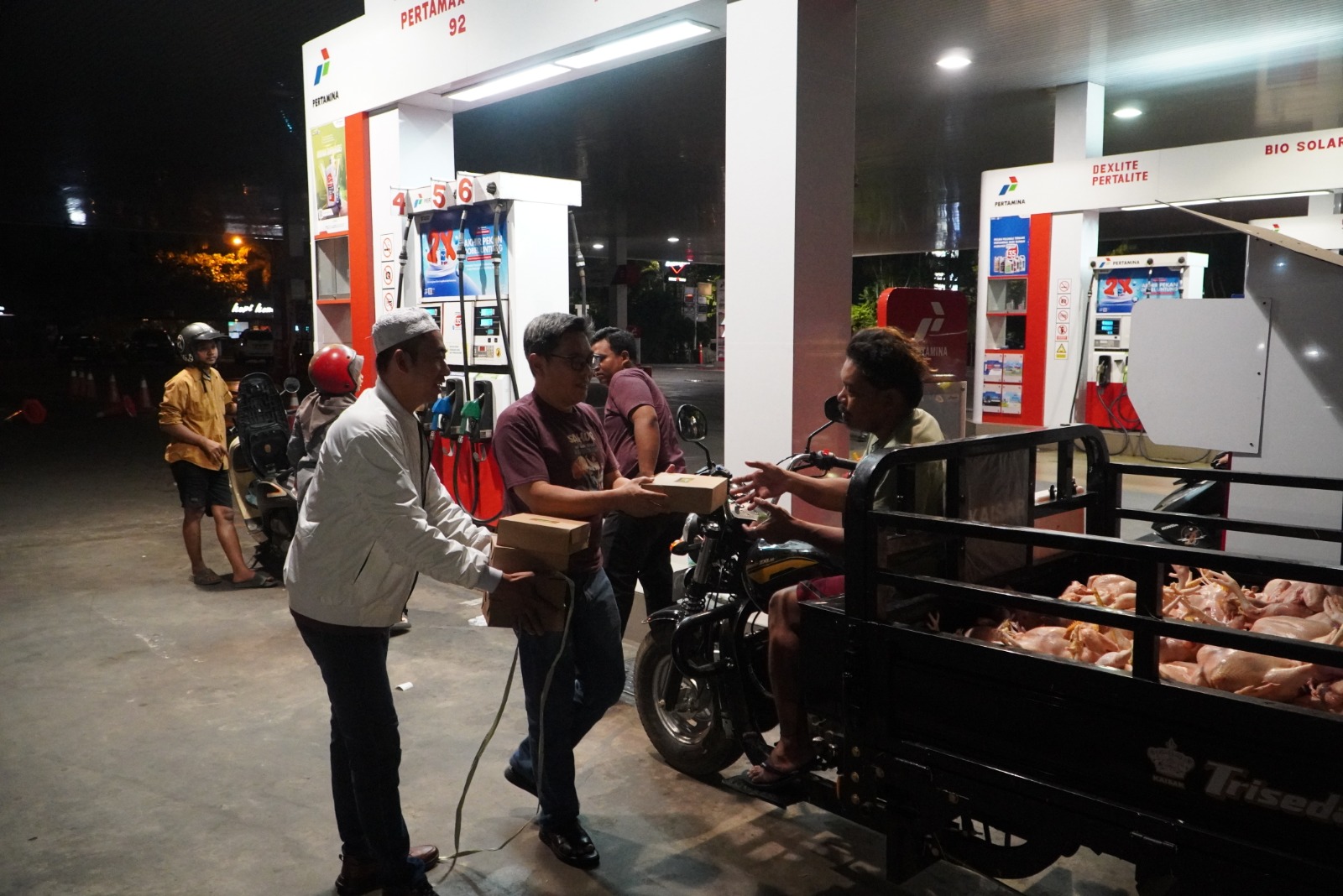 Pegadaian Peduli Ramadan: Bagikan 5.000 Takjil dan 5.000 Makanan Sahur Serentak di Seluruh Jawa Timur 3 Pegadaian