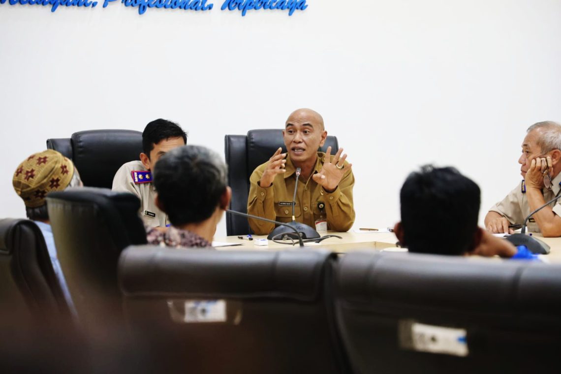 Warga Villa Indah Tegal Besar Tak Mau Terus Dicekam Banjir, Ancam Tempuh Jalur Hukum 1 Achmad Imam Fauzi selaku Ketua Satgas Infrastruktur dan Tata Ruang Pemkab Jember. (Foto: Dok. Diskominfo Jember)