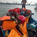 Kapal Kontainer Miring di Pelabuhan Tanjung Perak, Satu Tenaga Bongkar Muat Ditemukan Tewas 8 Kapal kontainer.