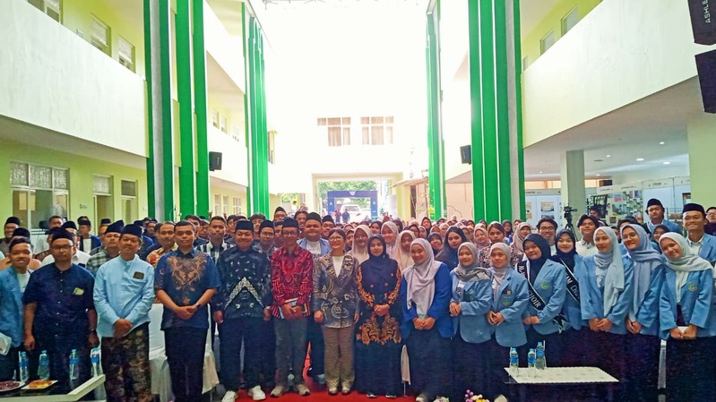 Festival Ilmiah Santri 2026, Wamen Stella Christie Ajari Santri Al-Hikam Malang Belajar Sains hingga AI 6 Festival Ilmiah Santri Al-Hikam 2026.