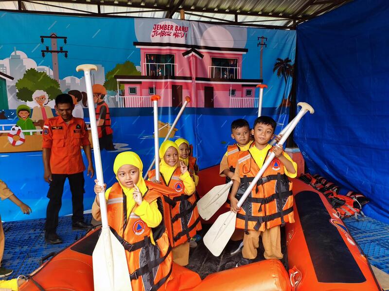 Siswa TK di Jember Dilatih Jadi Pahlawan Cilik Tanggap Bencana 1 Siswa TK di Jember.