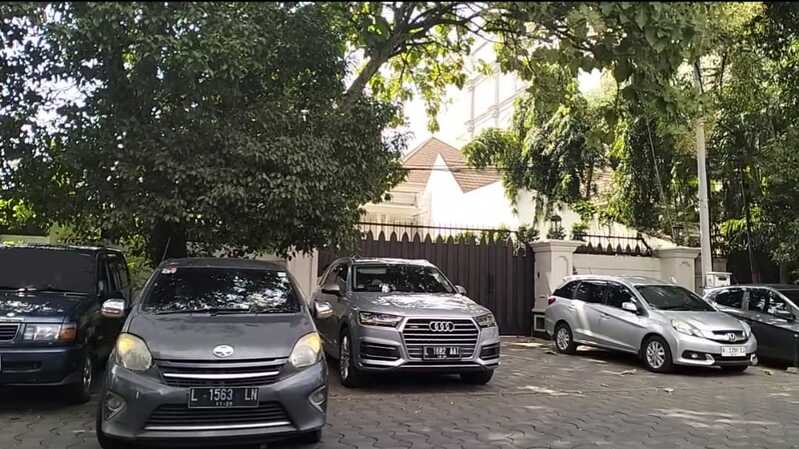 DPRD Surabaya Panggil Pihak Terkait soal Hilangnya Rumah Radio Bung Tomo 3 Rumah radio Bung Tomo di Surabaya.