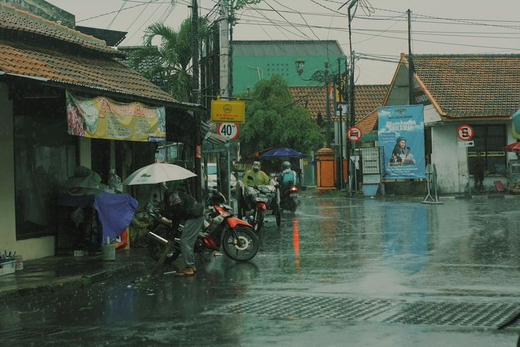 Cuaca di Jatim Didominasi Hujan Ringan, Masyarakat Tetap Siaga Hujan Sangat Lebat 14 Februari 2026 1 Cuaca di Jatim.