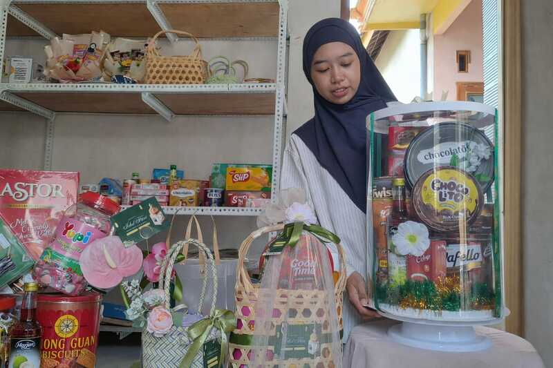 Tren Hampers Tabung Premium, Smely Flower Tuban Banjir Orderan sebelum Launching 1 Hampers tabung.