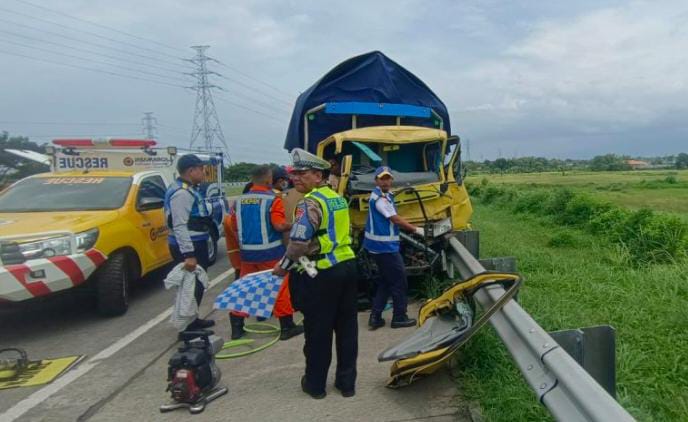 Sopir Ngantuk dan Tak Konsen, 4 Kecelakaan di Pasuruan Terjadi dalam Sehari 1 Kecelakaan di Pasuruan.