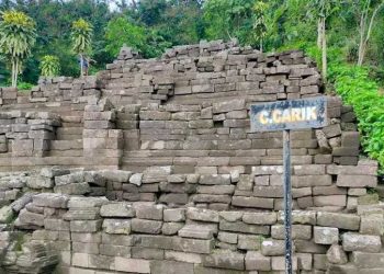 Situs di Penanggungan.