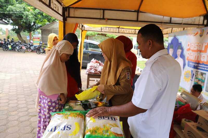 Pasar Murah Ramadhan Digelar di 20 Kecamatan, Warga Tuban Lebih Hemat Belanja 1 Pasar Murah.