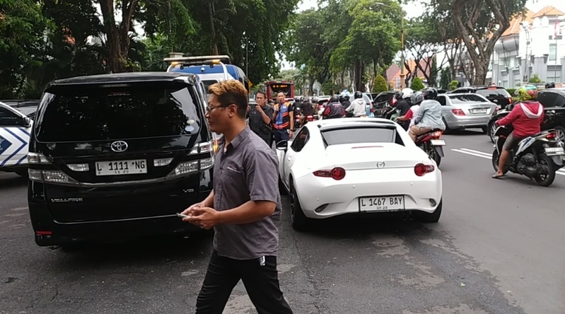 4 Mobil Kecelakaan Beruntun di Jalan Darmo Surabaya, 1 Lansia Terluka 1 Kecelakaan beruntun.