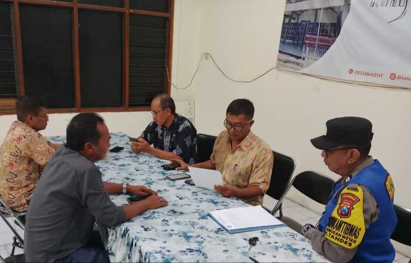 Ketua LPMK Surabaya Edarkan Surat Minta "THR" ke Warga, Ini Tanggapan Lurah 1 LPMK Surabaya.